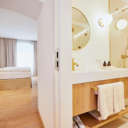 Boutiquehotel Zum Goldenen Hirschen Gmunden Exterior foto