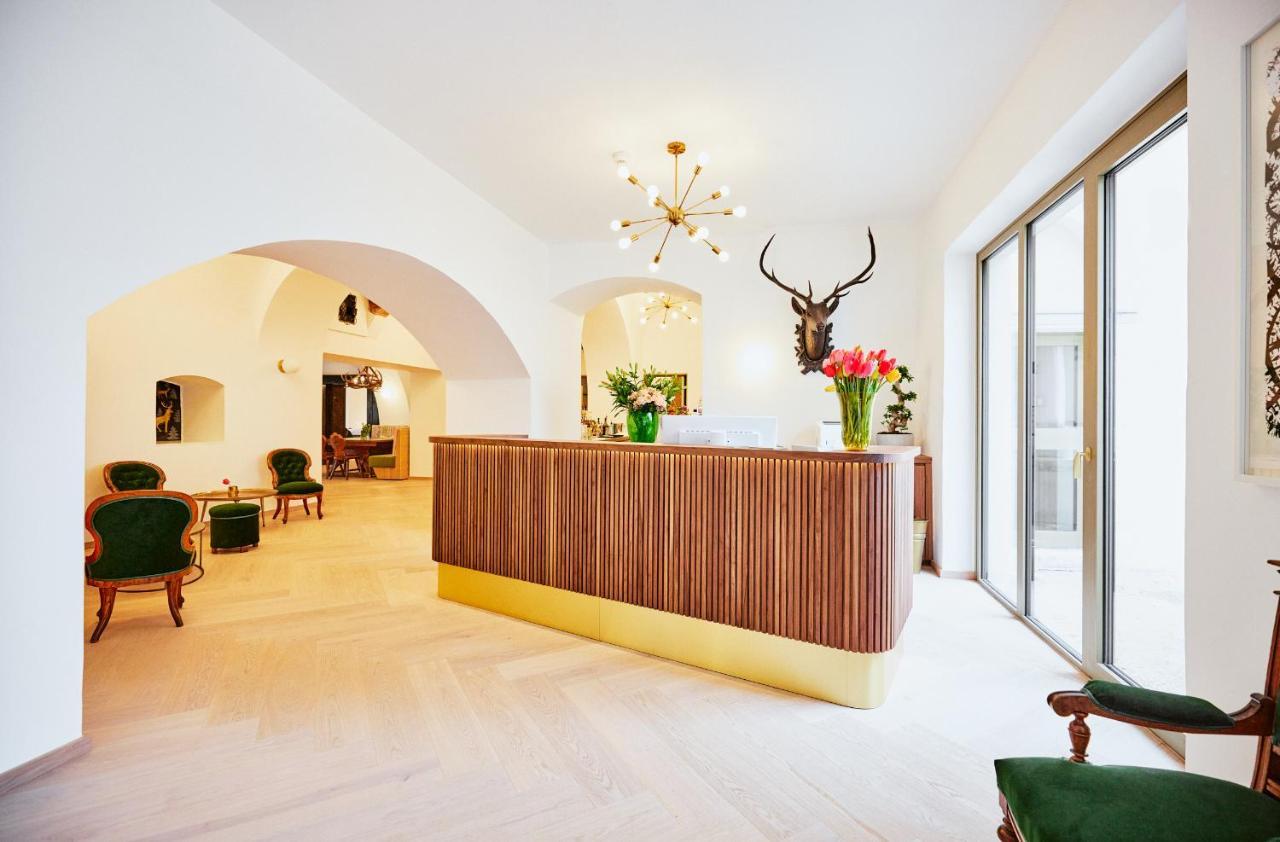 Boutiquehotel Zum Goldenen Hirschen Gmunden Exterior foto