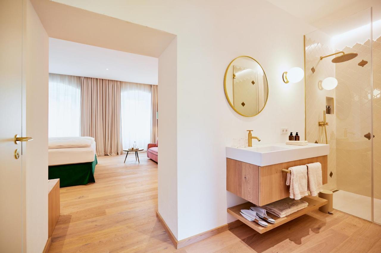 Boutiquehotel Zum Goldenen Hirschen Gmunden Exterior foto