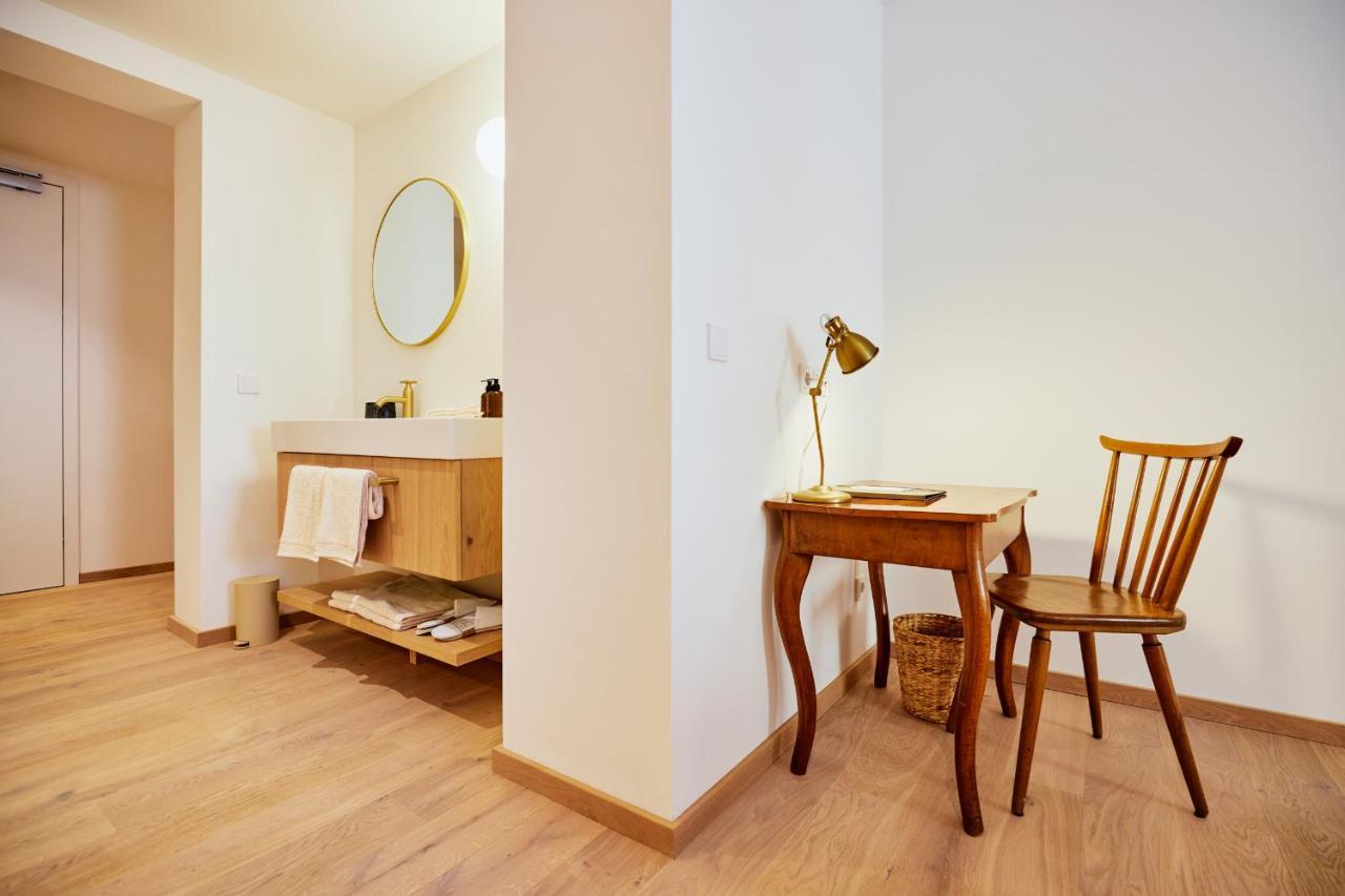 Boutiquehotel Zum Goldenen Hirschen Gmunden Exterior foto