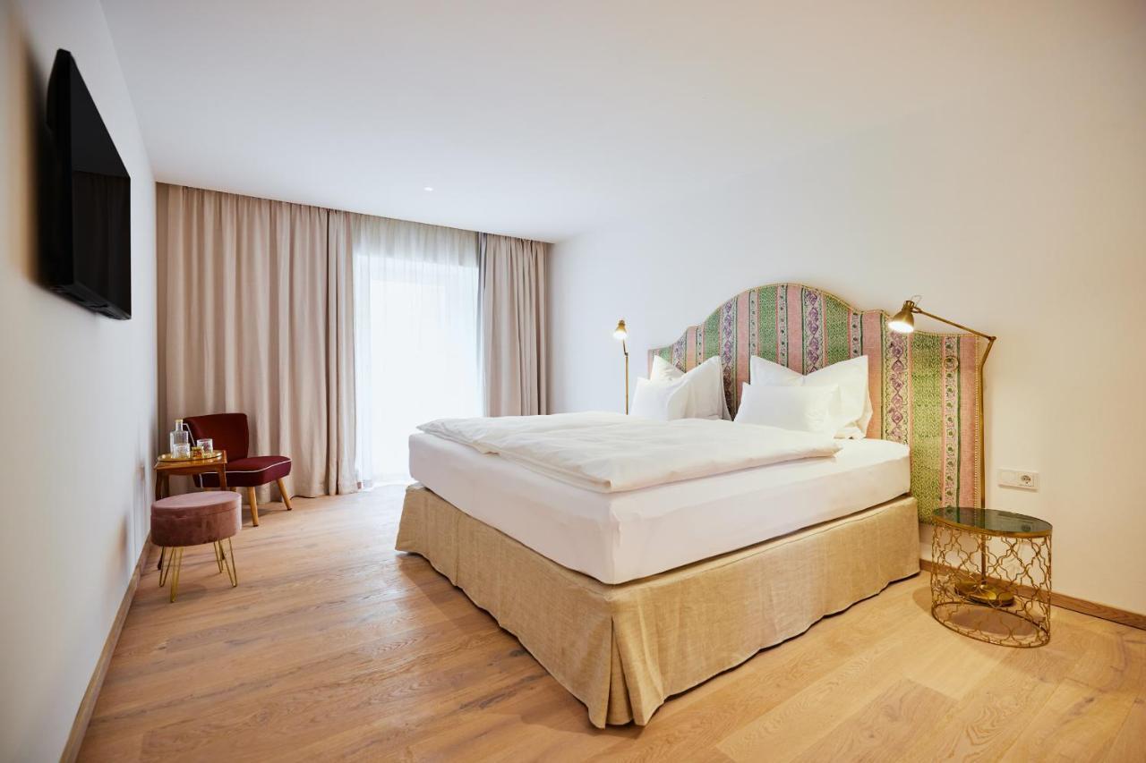 Boutiquehotel Zum Goldenen Hirschen Gmunden Exterior foto