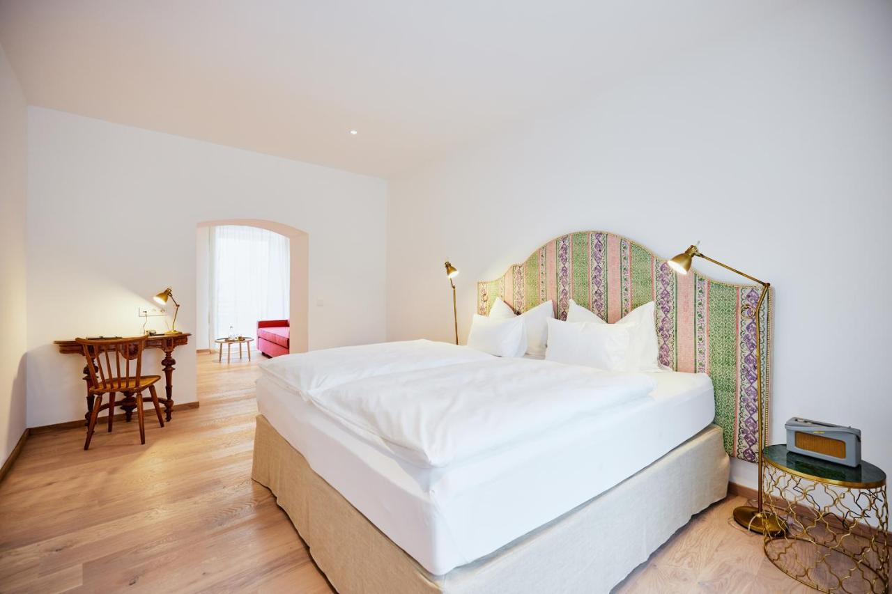 Boutiquehotel Zum Goldenen Hirschen Gmunden Exterior foto