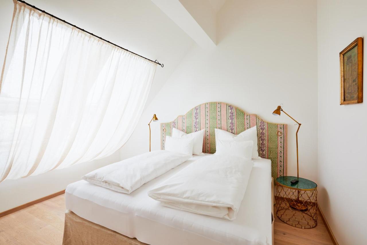 Boutiquehotel Zum Goldenen Hirschen Gmunden Exterior foto