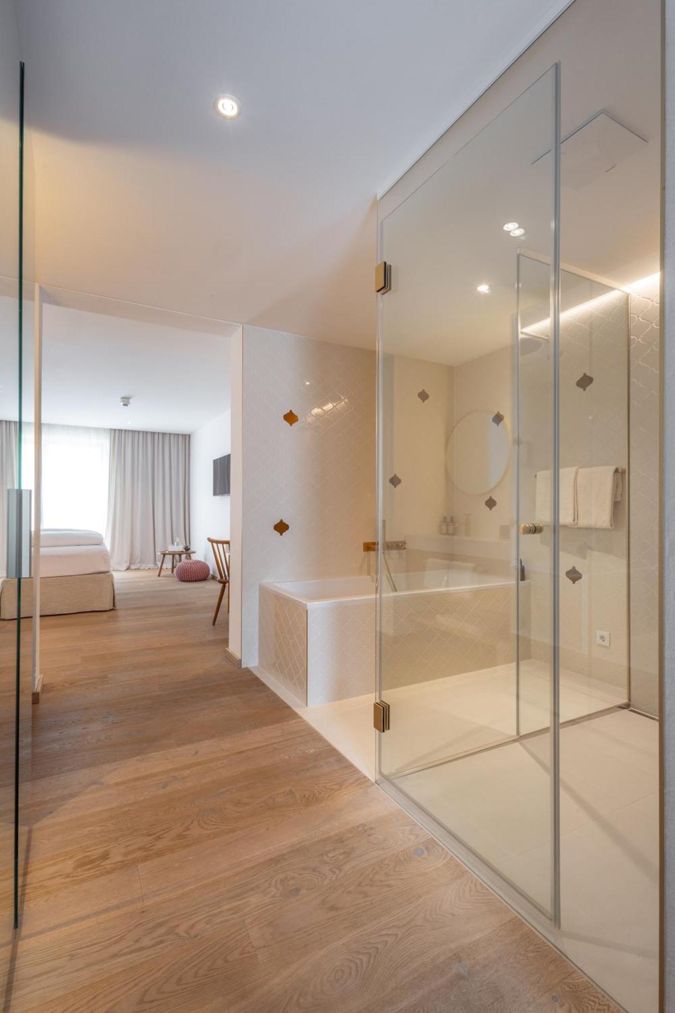Boutiquehotel Zum Goldenen Hirschen Gmunden Exterior foto